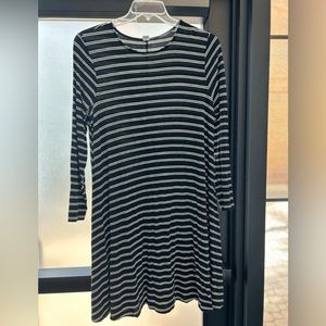 🌼3/$10🌼 Gap black white stripe dress size large